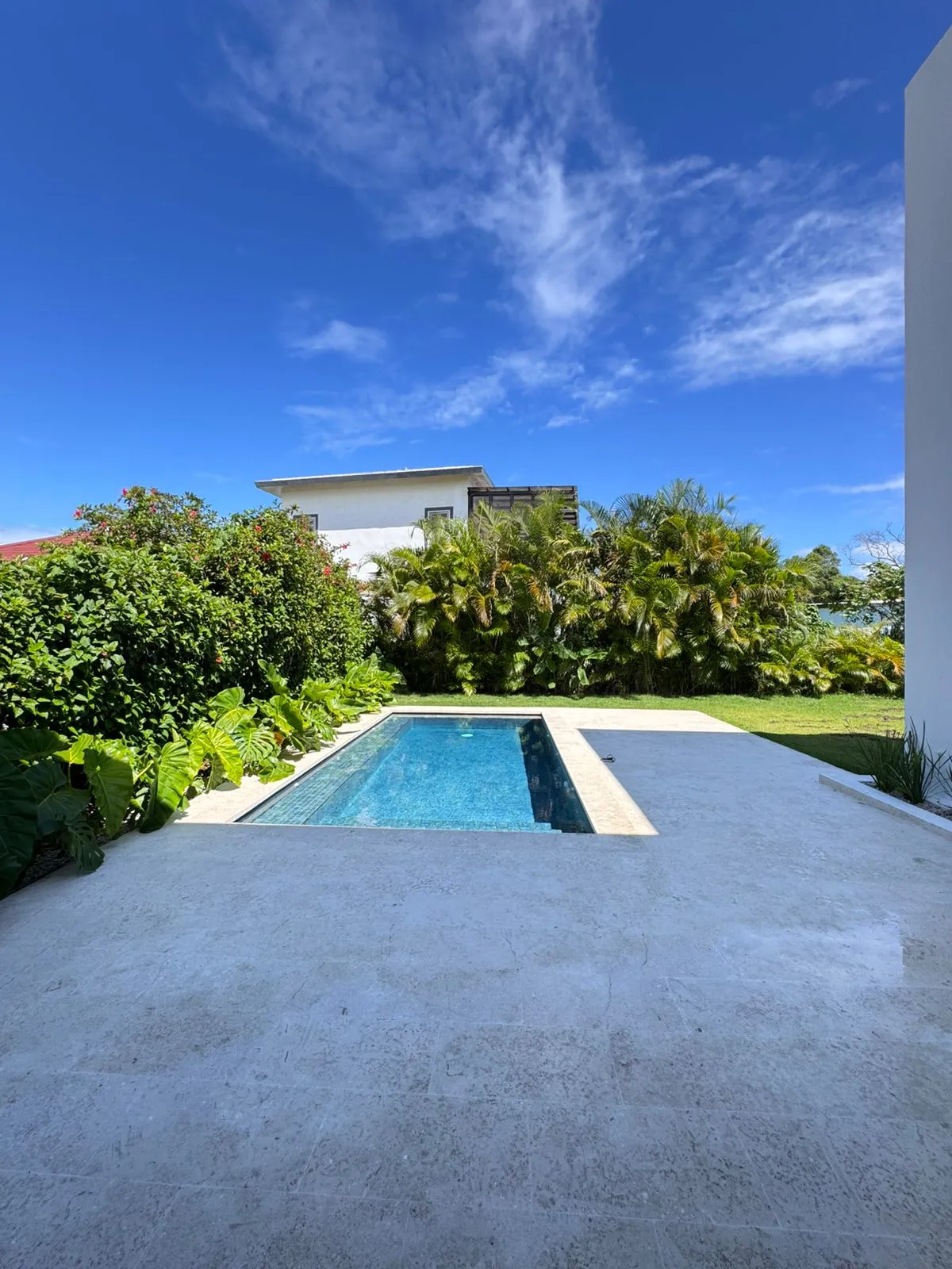 Nueva villa moderna en zona costera — 3