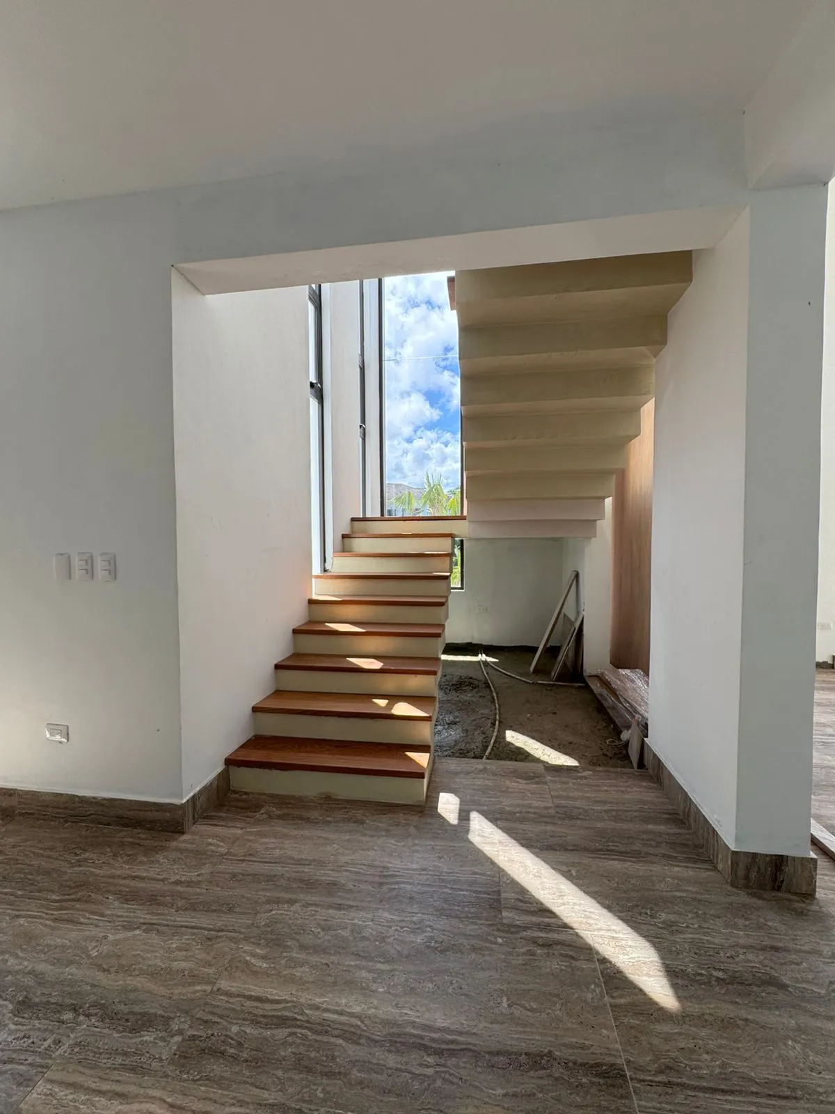 Nueva villa moderna en zona costera — 4