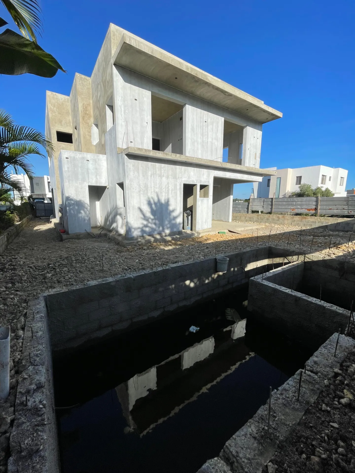 Espaciosa y Moderna Villa en Venta - En Construcción* — 4