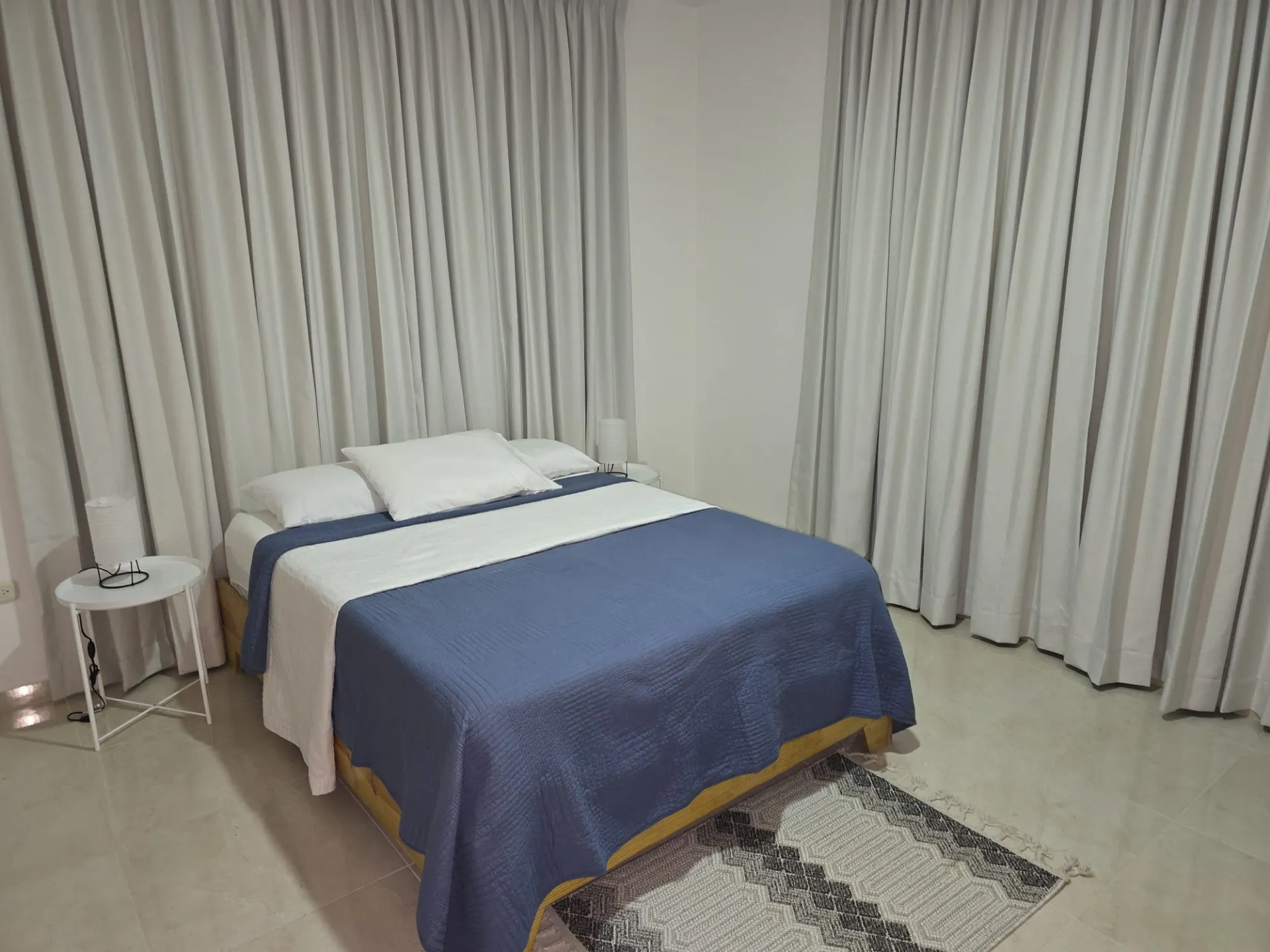 Apartamento en Zona Estrategica en el Residencial Isabel I — 2