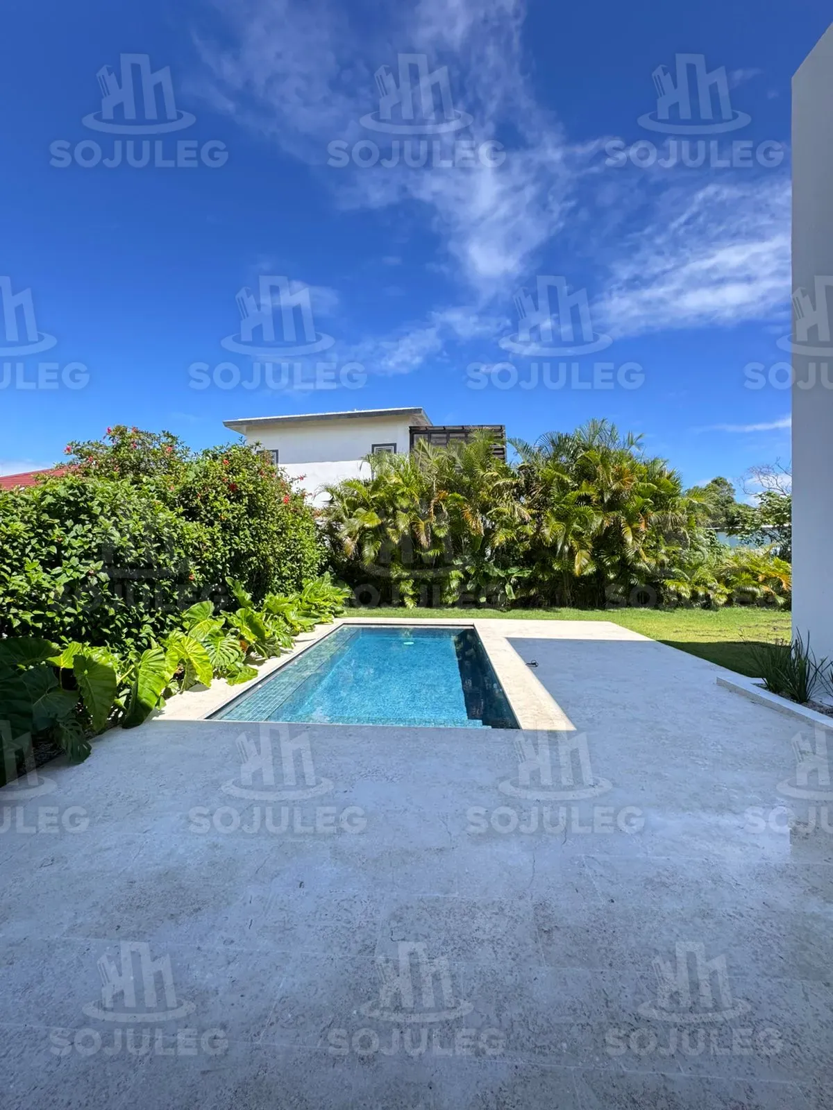 Nueva villa moderna en zona costera — 3