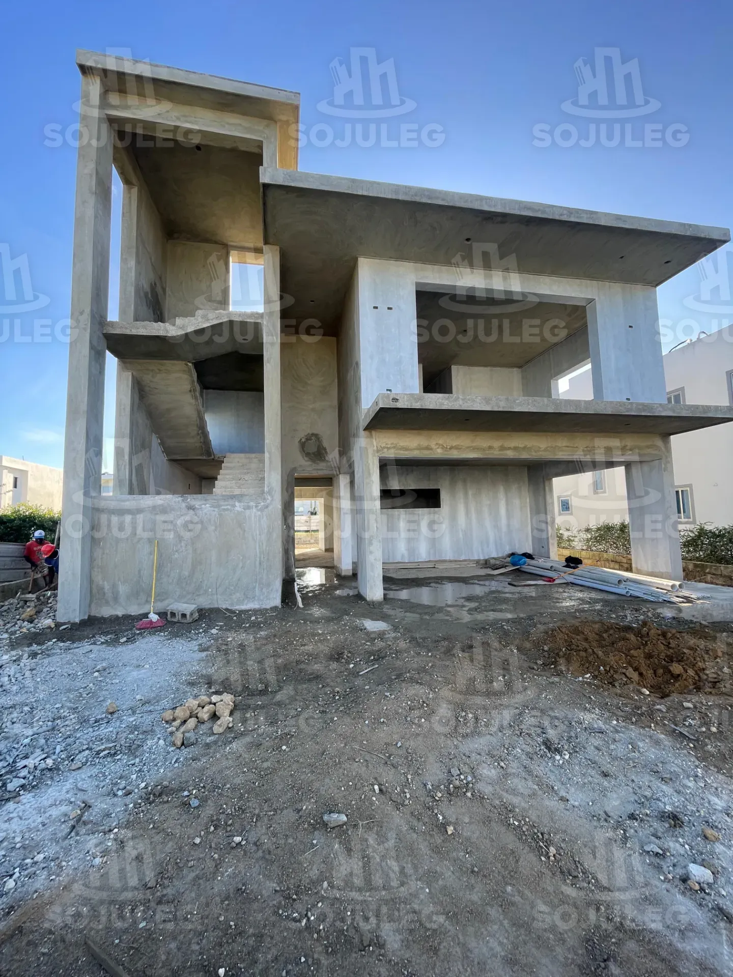 Espaciosa y Moderna Villa en Venta - En Construcción* — 3