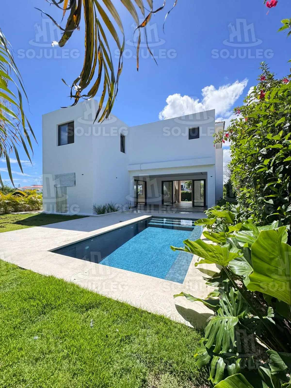 Nueva villa moderna en zona costera — 2